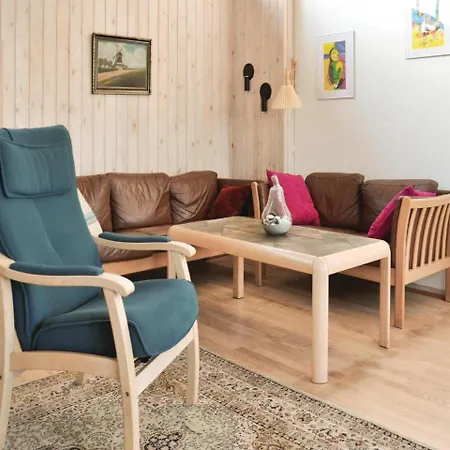 Three-bedroom Holiday In אוטרופ