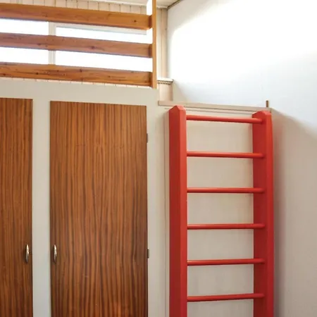 Three-bedroom Holiday In * אוטרופ