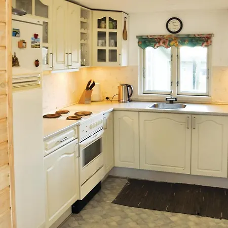 Three-bedroom Holiday In בית נופש