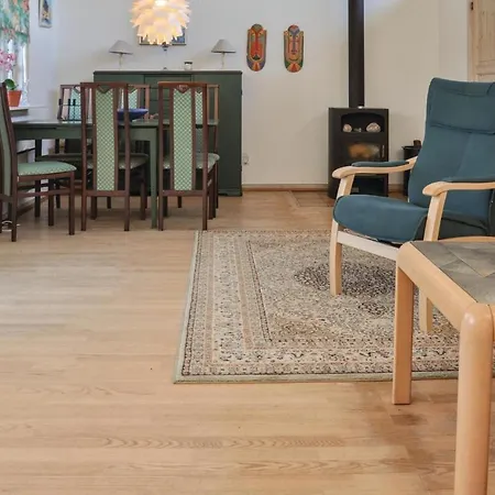 Three-bedroom Holiday In אוטרופ