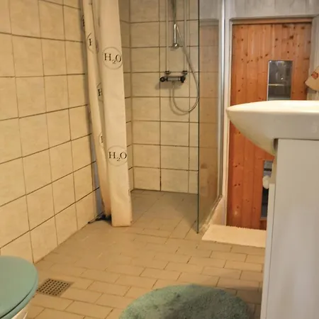 Three-bedroom Holiday In * אוטרופ