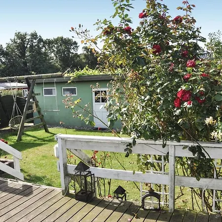 Three-bedroom Holiday In אוטרופ